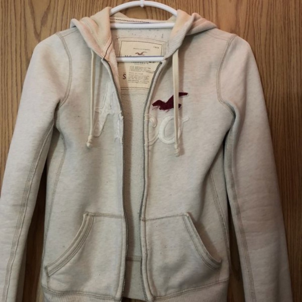 Hollister sweater
